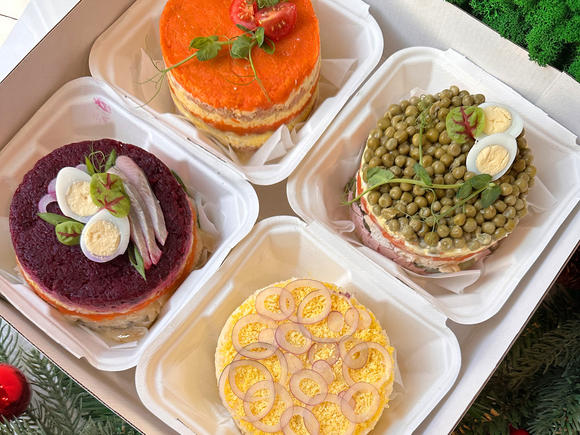 Доставка блюд и напитков на 4 персоны в Севастополе