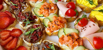 Фуршетный сет с горячими закусками на 10-12 персоны